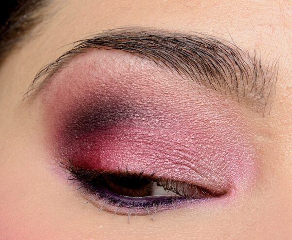 Fashion Fanatic MAC Eyeshadow - Image 5