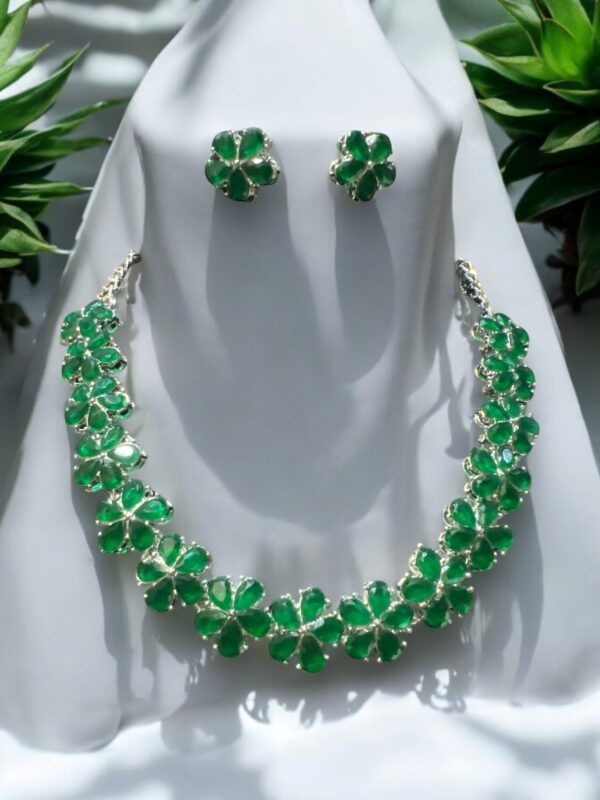 Flower Neckcace - Image 4