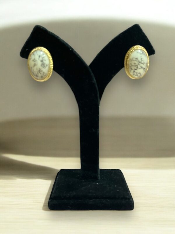 Sapphire Sparkles studs - Image 5