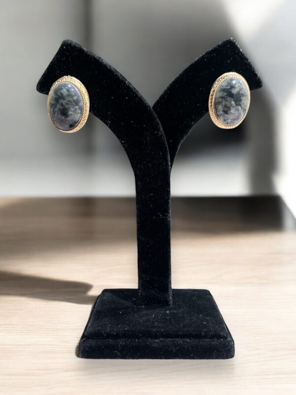 Sapphire Sparkles studs - Image 6